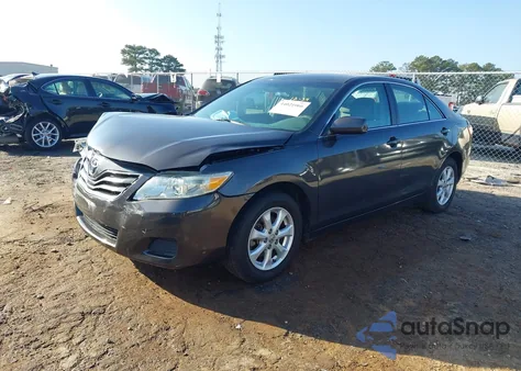 2011 Toyota Camry Le z USA, uszkodzony, nr VIN 4T1BF3EK4BU179721